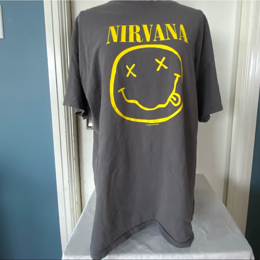 Grey nirvana tee with yellow graphics| unisex XL